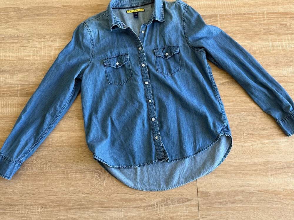 Prince & Fox Long Sleeve Chambray Denim Button Down Shirt